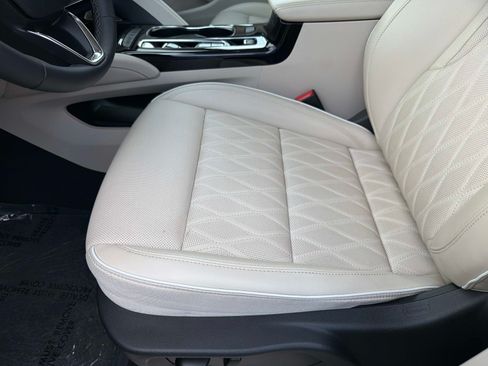 Used 2023 Buick Envision Avenir FWD image 35