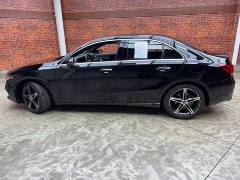 Used 2022 Mercedes-Benz A 220 4MATIC image 2