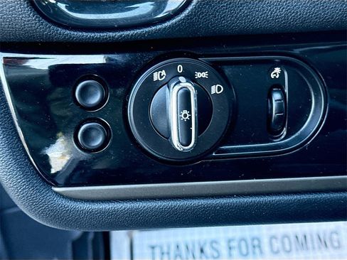 Used 2018 MINI Cooper Countryman w/ Premium Package image 11