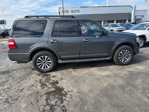 Used 2017 Ford Expedition XLT w/ Equipment Group 202A image 2