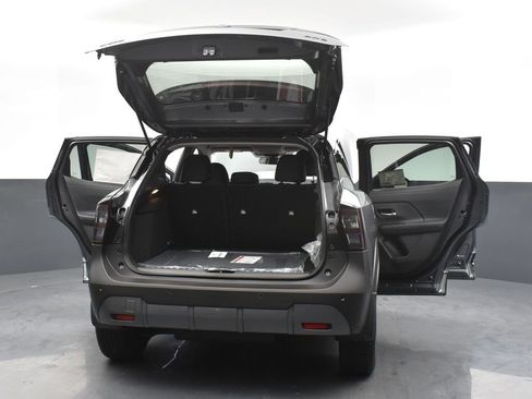 New 2026 Nissan Kicks SV w/ SV Premium Package image 31