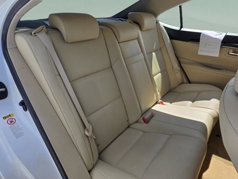 Used 2014 Lexus ES 350 w/ Premium Package image 28