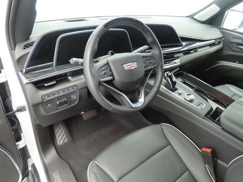 Used 2021 Cadillac Escalade Sport w/ Driver Assist Tech Package image 9