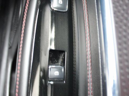 Used 2024 Lincoln Corsair Reserve w/ Equipment Group 201A image 31