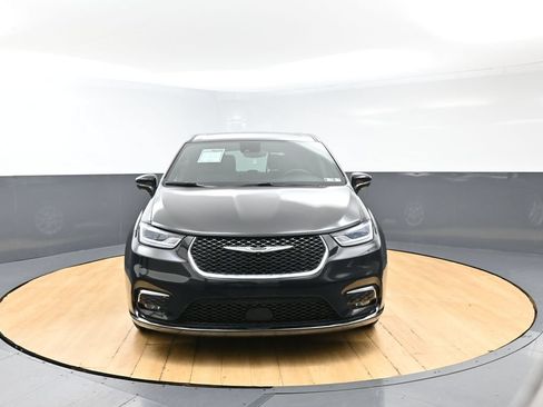 Used 2025 Chrysler Pacifica Select FWD image 41