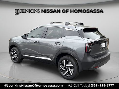 Used 2026 Nissan Kicks SV w/ SV Premium Package FWD image 7