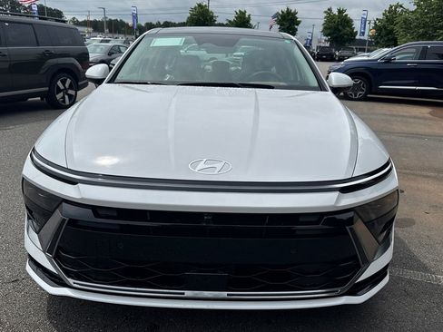 New 2025 Hyundai Sonata Limited image 8