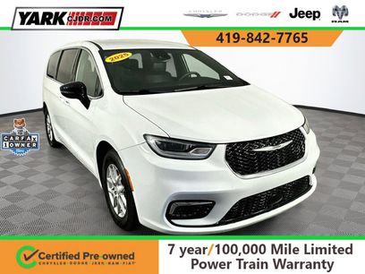Certified 2025 Chrysler Pacifica Select