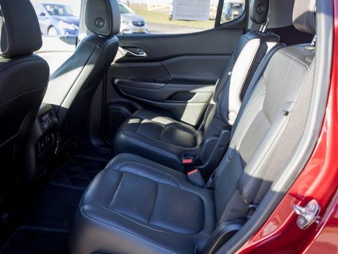 Used 2019 GMC Acadia SLT image 18