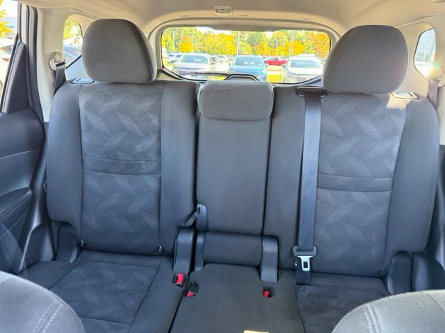 Used 2016 Nissan Rogue SV AWD/4WD image 19