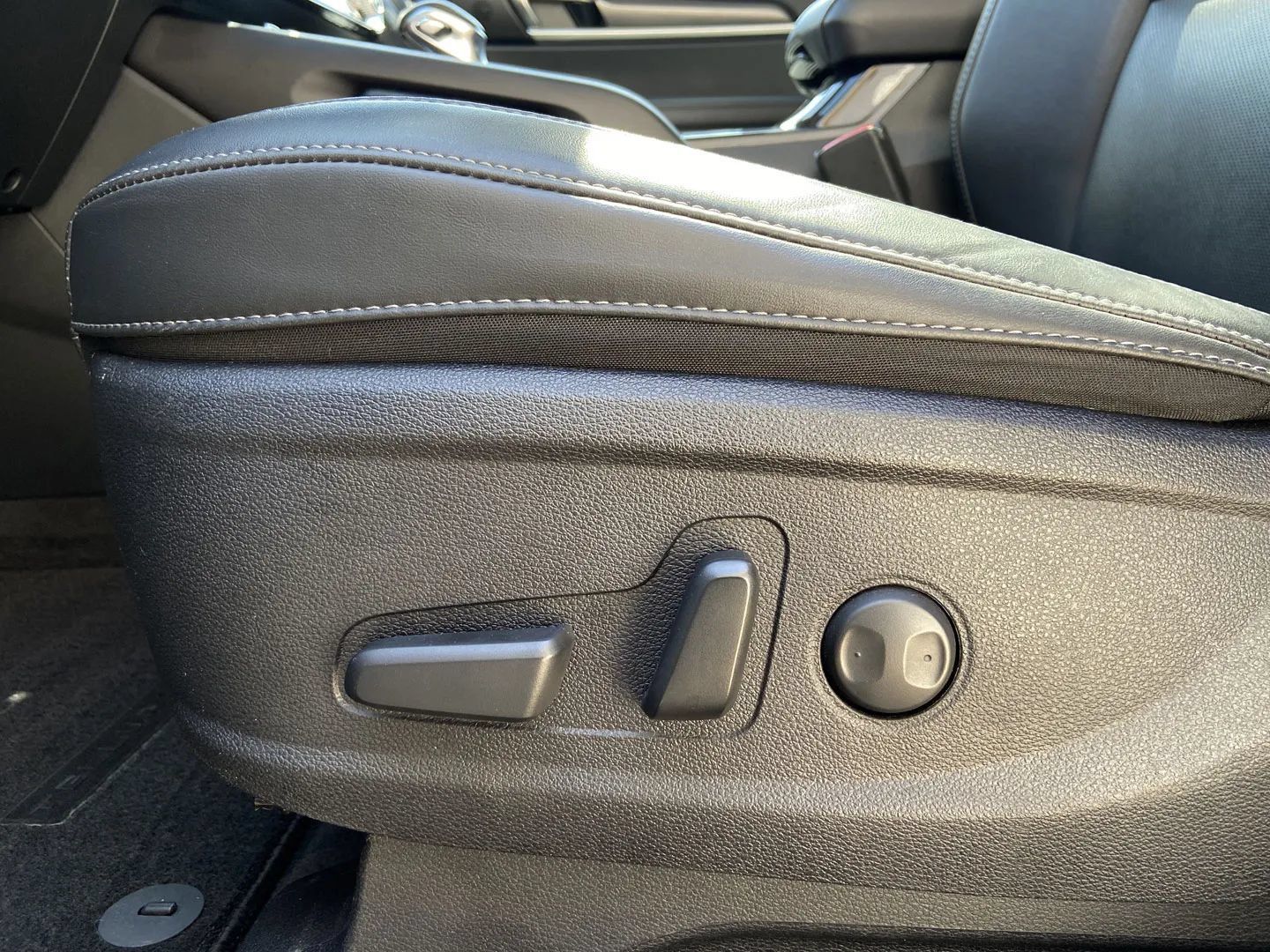 Used 2025 Kia Telluride S AWD/4WD image 12
