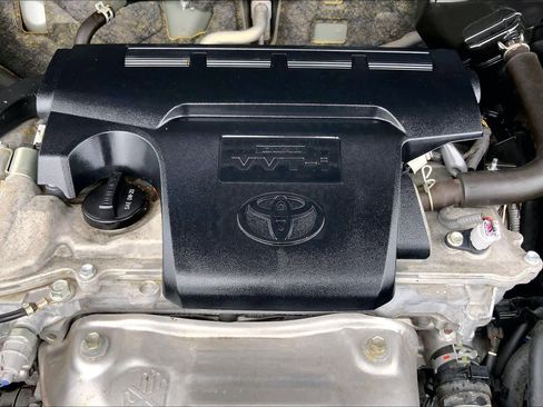 Used 2018 Toyota RAV4 XLE image 32