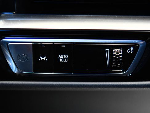 Used 2024 Cadillac Lyriq Tech RWD image 35