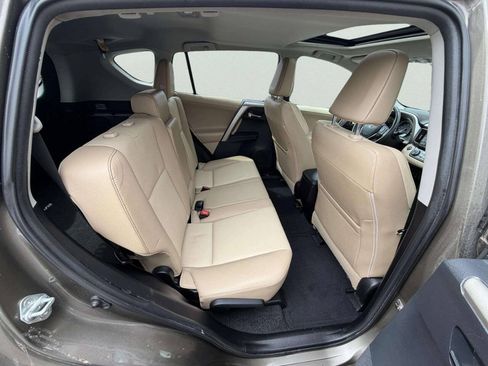 Used 2013 Toyota RAV4 Limited AWD/4WD image 31