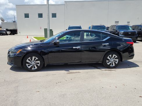 Certified 2025 Nissan Altima 2.5 S FWD image 8