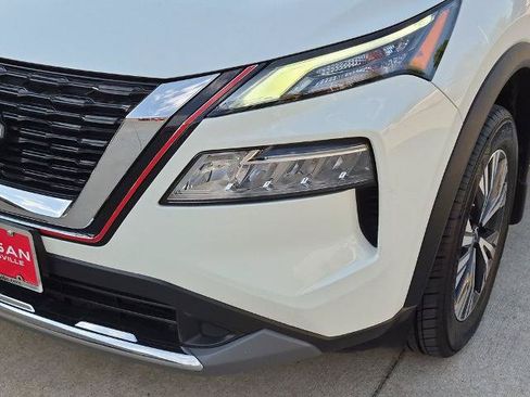 Certified 2023 Nissan Rogue SV FWD image 10