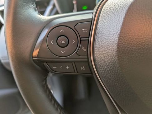 Used 2024 Toyota Corolla Cross XSE image 18