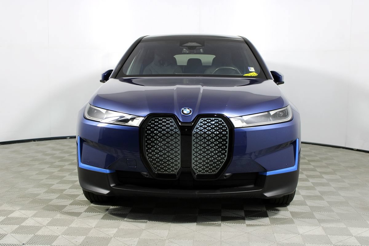 Used 2024 BMW iX xDrive50 w/ Convenience Package AWD/4WD image 2