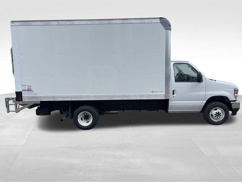 New 2027 Ford E-450 and Econoline 450 Super Duty w/ Power Equipment Group RWD image 6