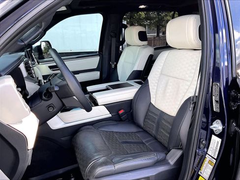 Used 2023 Toyota Sequoia Capstone image 28