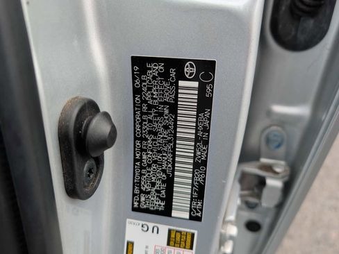 Used 2020 Toyota Prius Prime LE image 25