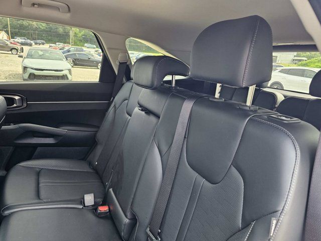 Used 2025 Kia Sorento S FWD image 32