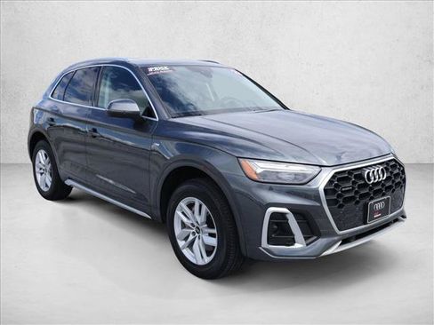 Used 2023 Audi Q5 2.0T Premium w/ Convenience Package AWD/4WD image 3