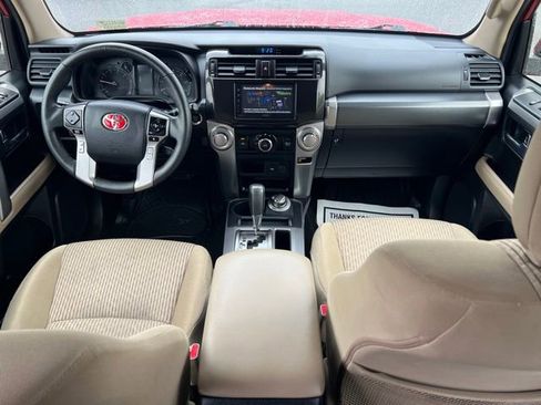 Used 2022 Toyota 4Runner SR5 AWD/4WD image 10