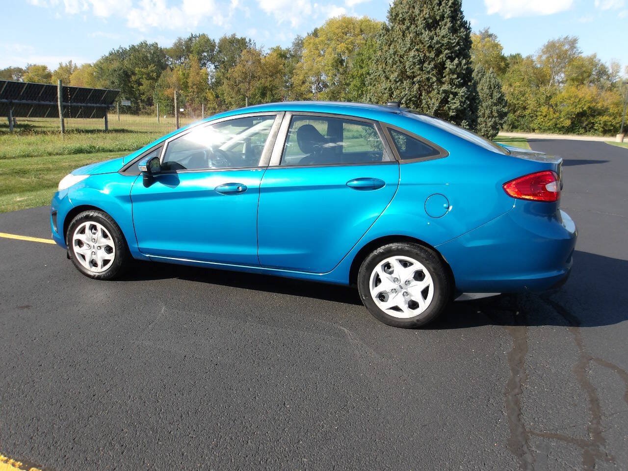 Used 2013 Ford Fiesta SE FWD image 10