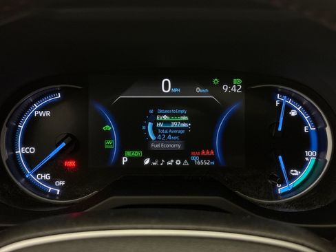 Used 2025 Toyota RAV4 SE w/ Weather & Moonroof Package AWD/4WD image 13