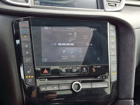 Used 2023 INFINITI QX50 Sensory AWD/4WD image 18