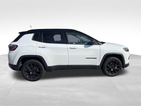 Used 2022 Jeep Compass Altitude w/ Convenience Group image 4
