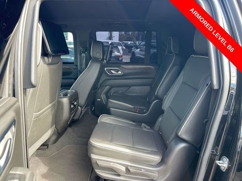 Used 2021 Chevrolet Suburban Premier w/ Premium Package image 12