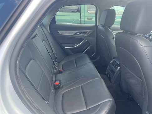 Used 2021 Jaguar XF SE image 7