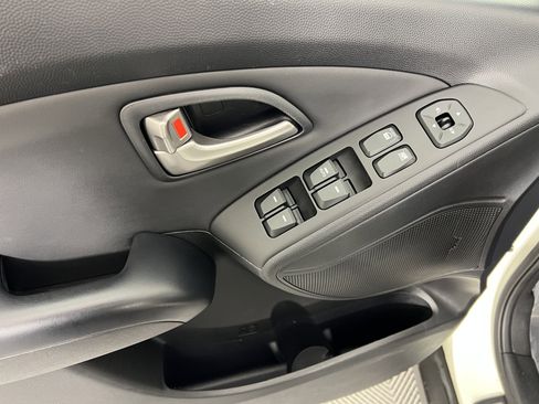 Used 2011 Hyundai Tucson Limited w/ Premium Pkg 3 image 18