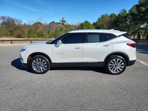 Certified 2023 Chevrolet Blazer Premier image 2