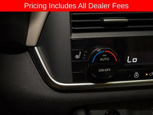 Certified 2024 Nissan Rogue SV w/ SV Premium Package FWD image 16