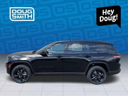 New 2025 Jeep Grand Cherokee L Laredo image 3