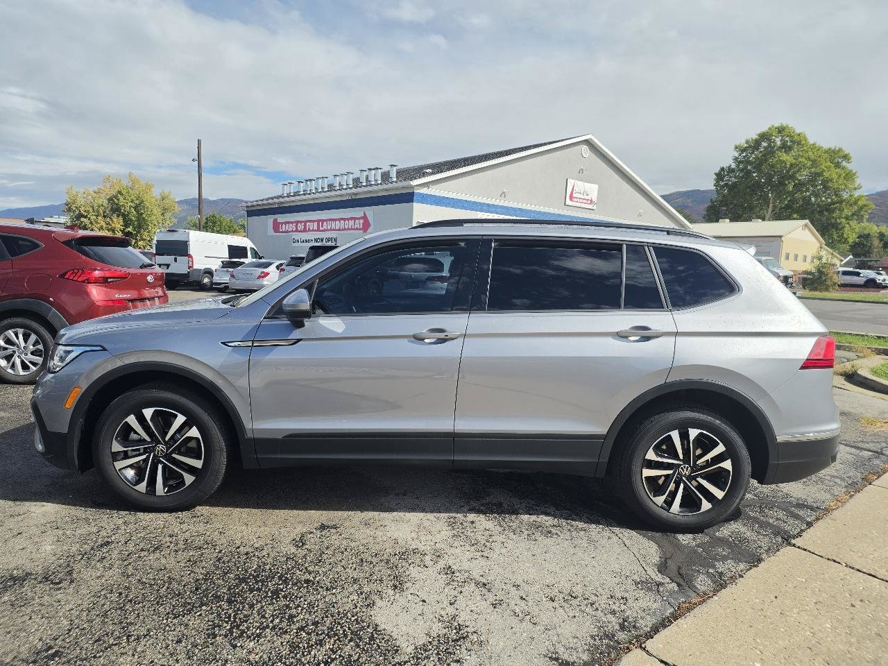Used 2024 Volkswagen Tiguan S AWD/4WD image 2