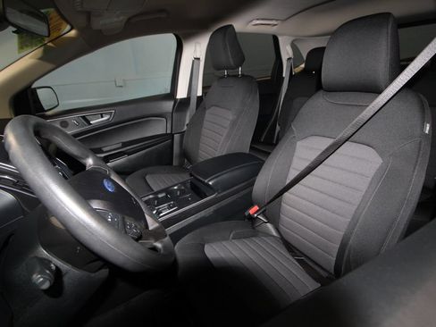 Used 2022 Ford Edge SE w/ Black Appearance Package AWD/4WD image 4