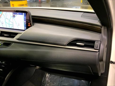 Used 2019 Lexus ES 300h w/ Premium Package image 19