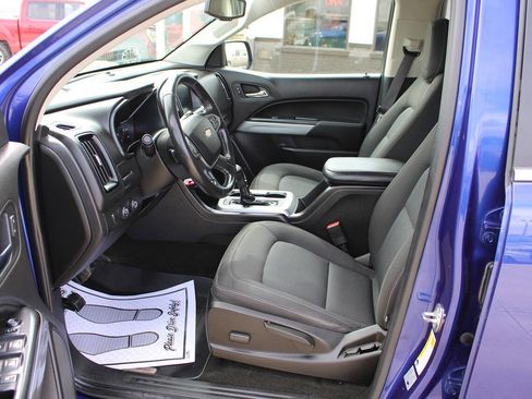 Used 2017 Chevrolet Colorado LT w/ LT Convenience Package image 11