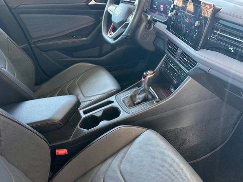 Used 2025 Volkswagen Jetta GLI Autobahn FWD image 19