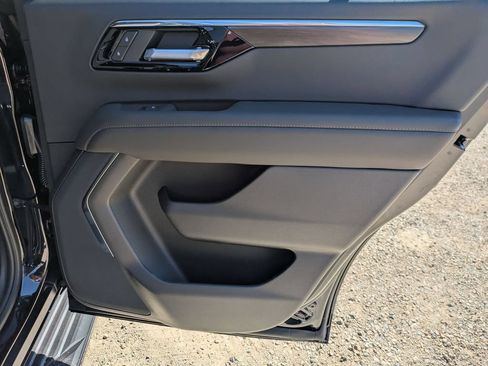 New 2026 Chevrolet Tahoe LS w/ LS Custom Edition AWD/4WD image 33
