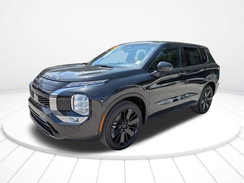 New 2026 Mitsubishi Outlander LE FWD image 8