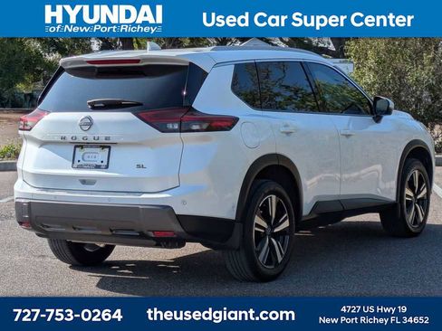 Used 2025 Nissan Rogue SL image 5