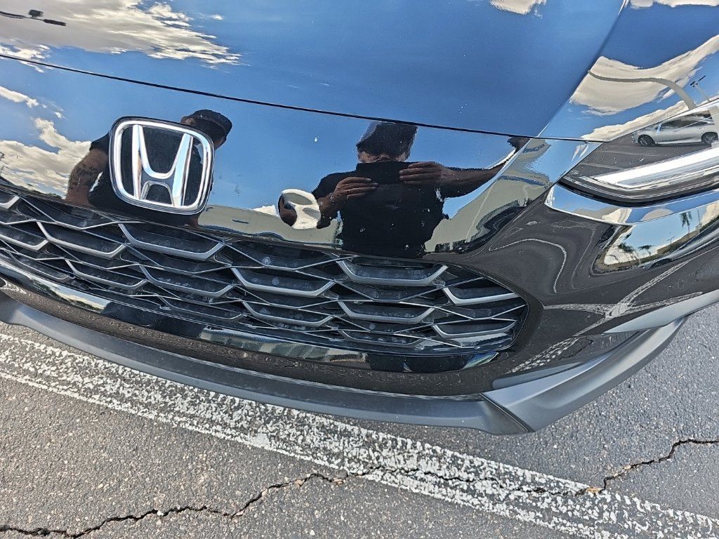 Used 2024 Honda HR-V LX image 11
