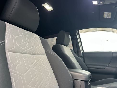 Used 2020 Toyota Tacoma TRD Sport image 16
