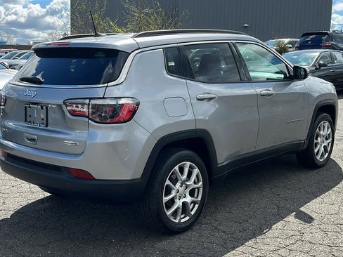 Used 2022 Jeep Compass Latitude AWD/4WD image 5