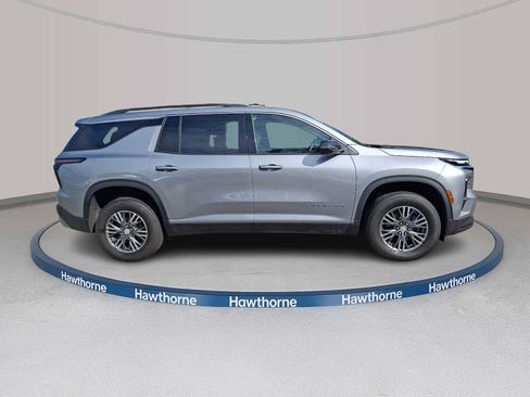 Used 2024 Chevrolet Traverse LT AWD/4WD image 7